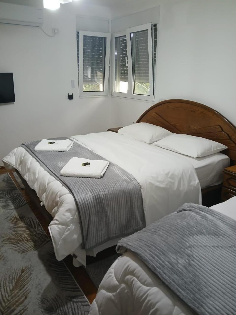 Apartament Qetesia *